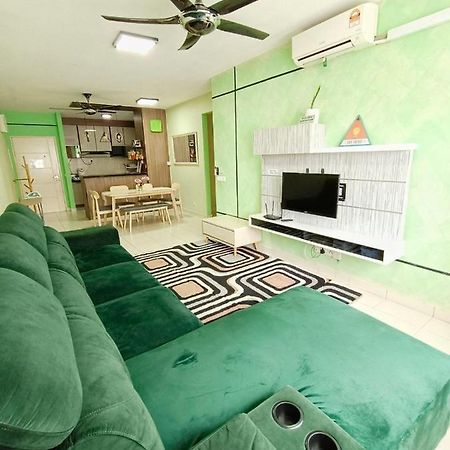 Nena Homestay Setia Alam, Air Conditioned, High Speed Internet Шах Алам Екстериор снимка