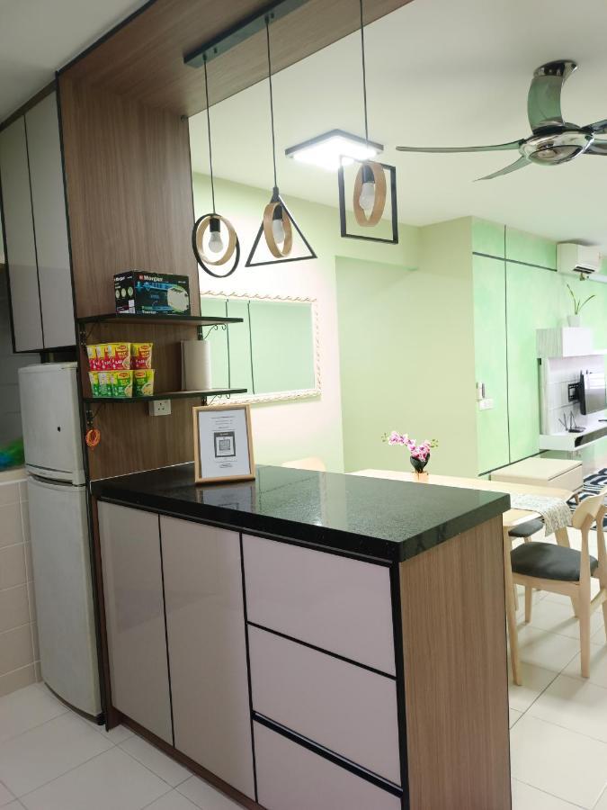 Nena Homestay Setia Alam, Air Conditioned, High Speed Internet Шах Алам Екстериор снимка