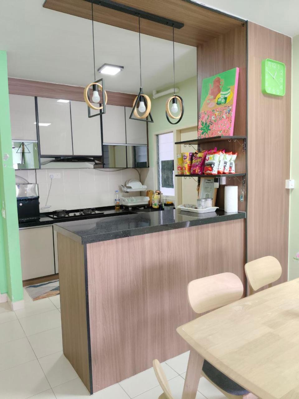 Nena Homestay Setia Alam, Air Conditioned, High Speed Internet Шах Алам Екстериор снимка