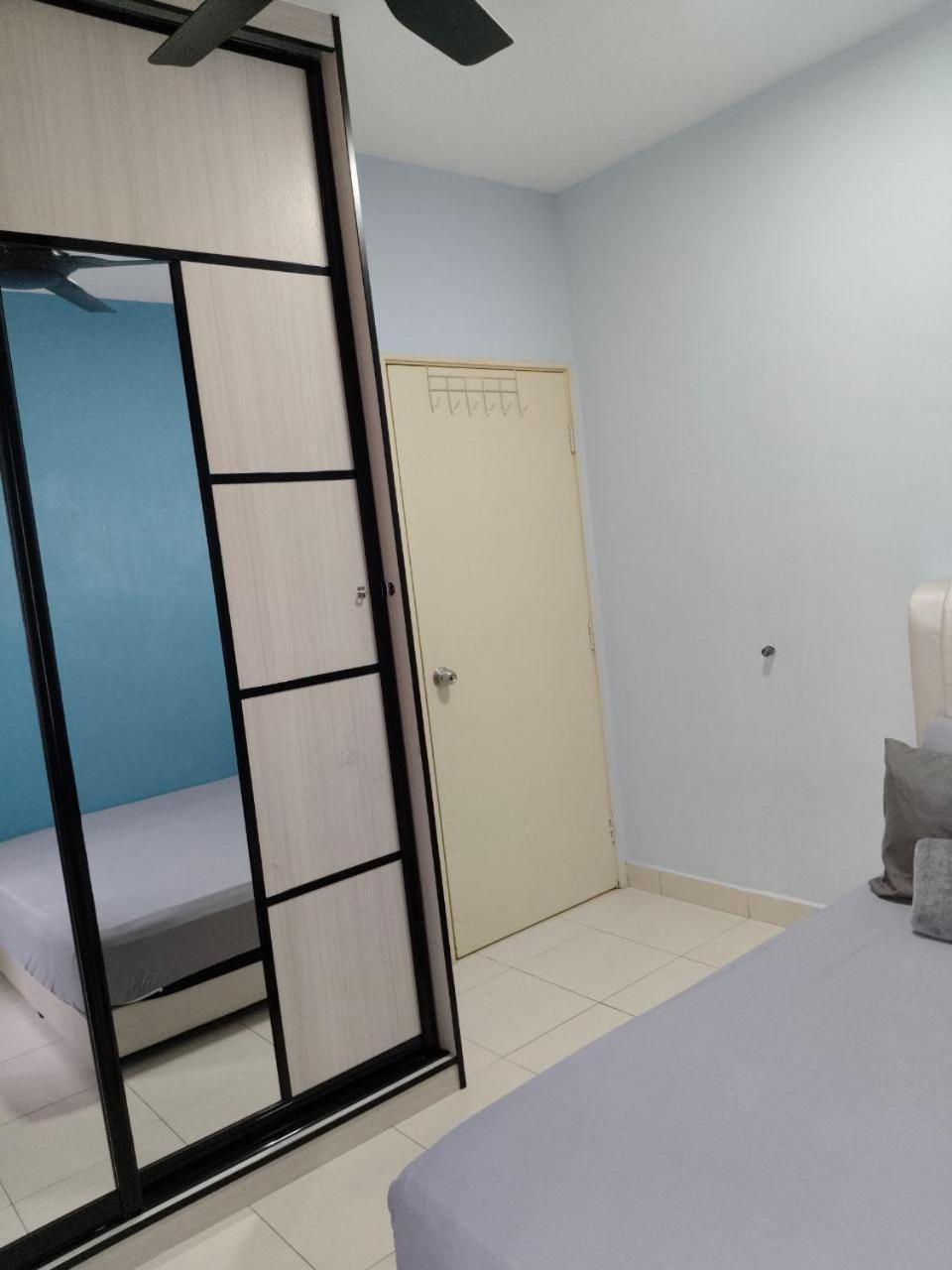 Nena Homestay Setia Alam, Air Conditioned, High Speed Internet Шах Алам Екстериор снимка