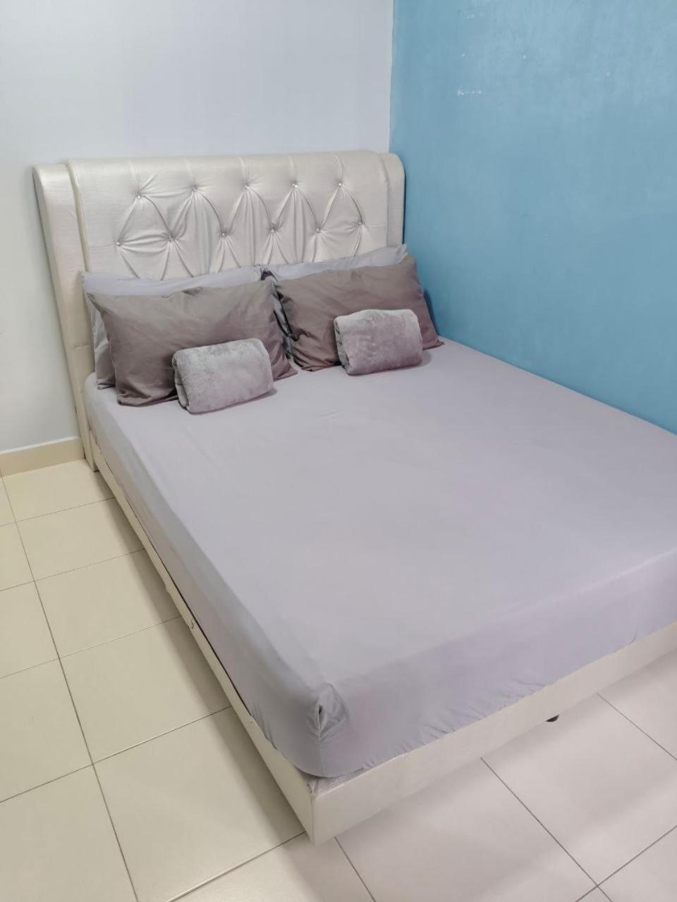 Nena Homestay Setia Alam, Air Conditioned, High Speed Internet Шах Алам Екстериор снимка