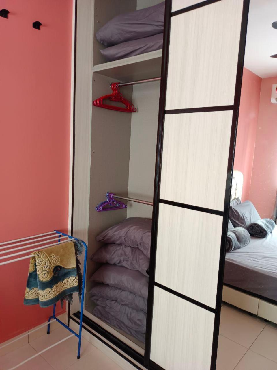 Nena Homestay Setia Alam, Air Conditioned, High Speed Internet Шах Алам Екстериор снимка